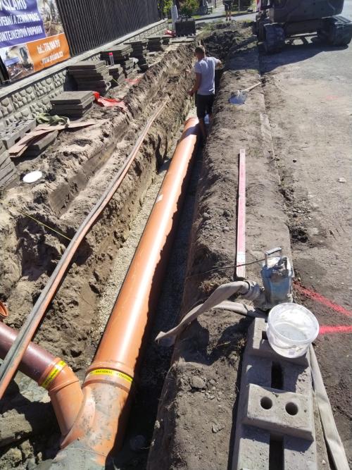 dešťová kanalizace, trasa před OÚ