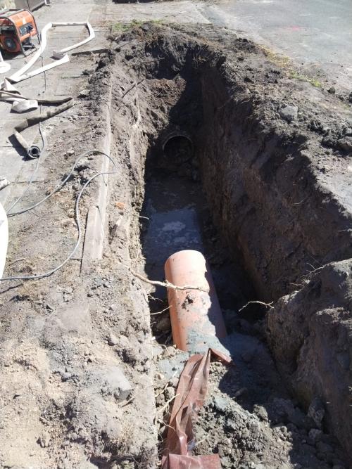 25.8. dešťová kanalizace před OÚ 