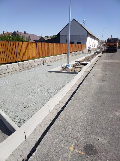 1.9. chodík u p. Kasardy